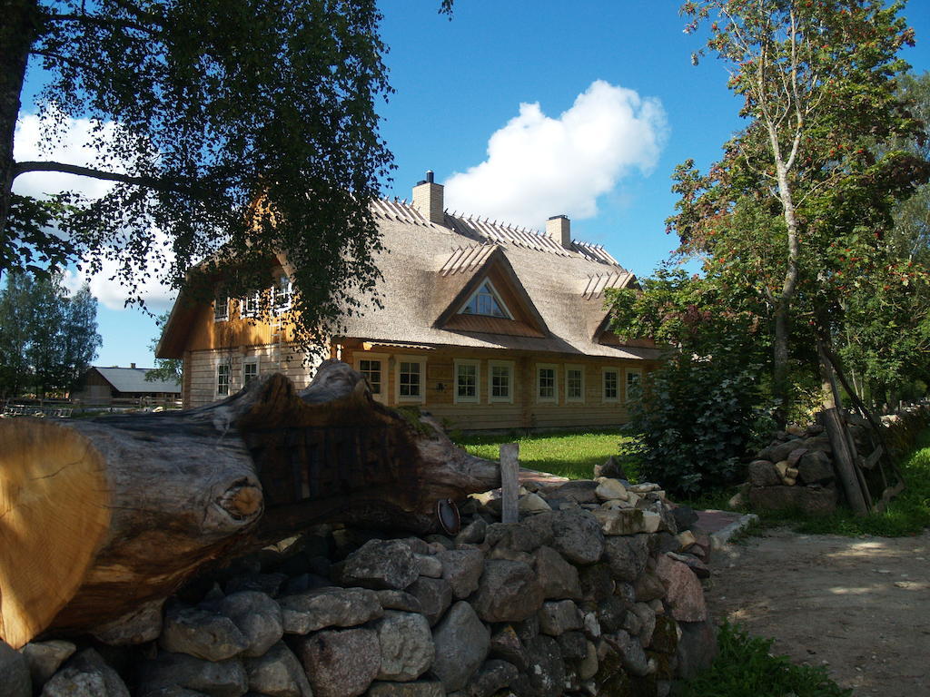 Tihuse Horsefarm B&B Liiva  Экстерьер фото