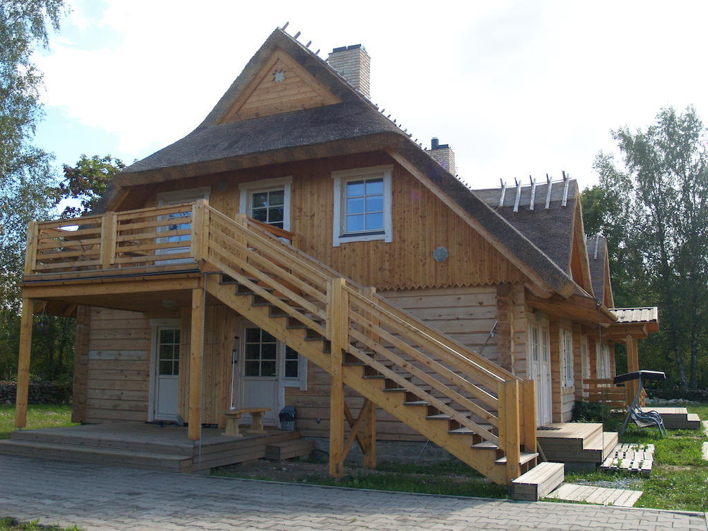 Tihuse Horsefarm B&B Liiva  Экстерьер фото